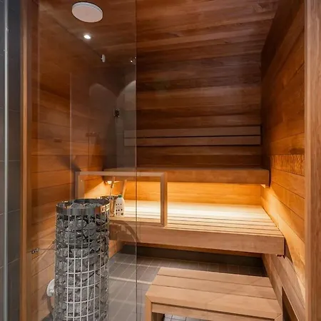 Hotellitason Kodikas 90 M2 Apartmán Tampere